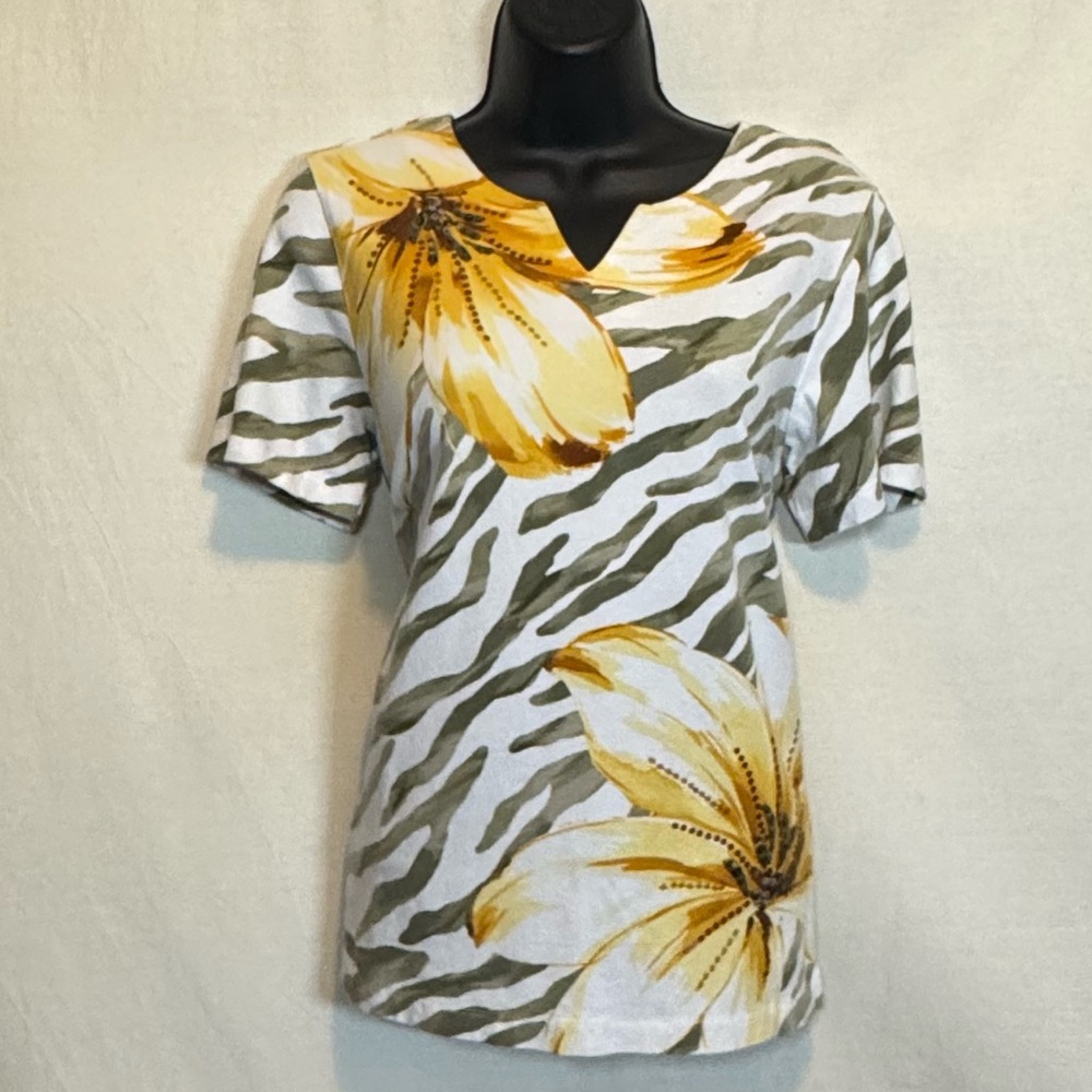 G-158 Alfred Dunner Yellow Green & White Floral Sequin Detail Blouse Size S